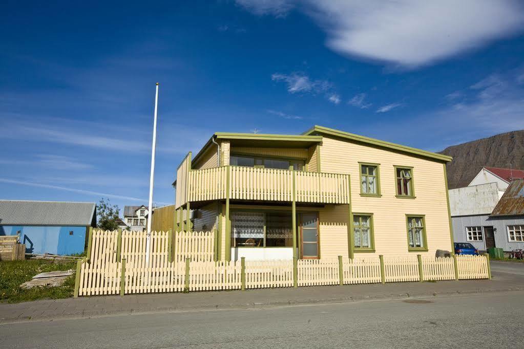Guesthouse Gamla Isafjordur Luaran gambar
